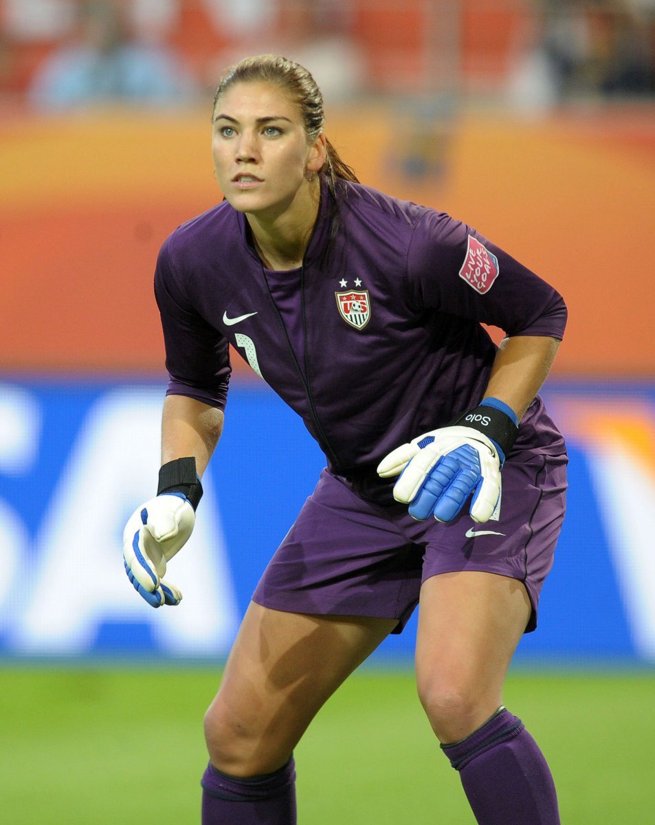 Americká brankářka Hope Solo je sexy. Chlapi ji milují, jenže ona na ně prostě kašle...