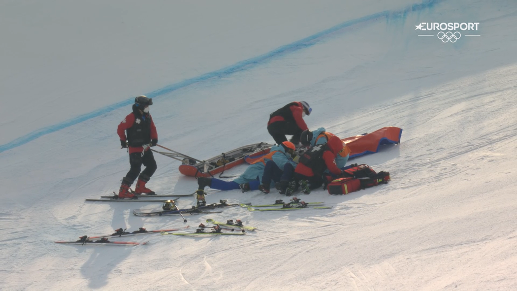 Snowboardistka Vendula Hopjáková měla během olympijského osmifinále těžký pád, po němž trať musela opustit na kanadských saních