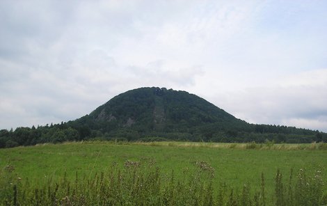 Ve středověku stála na vrcholu tajemné hory šibenice.