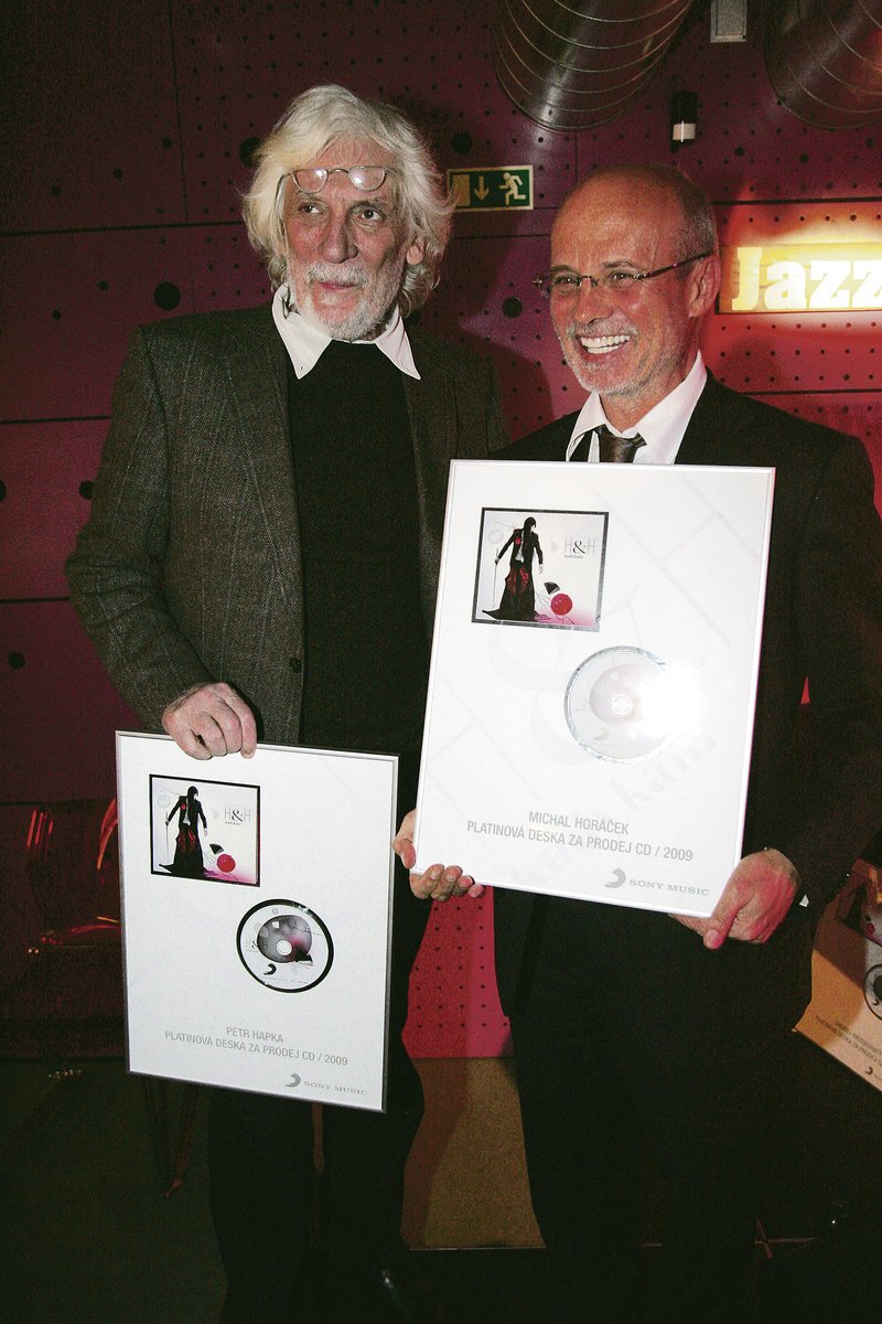 Michal Horáček s kolegou Petrem Hapkou získali dvojitou platinovou desku