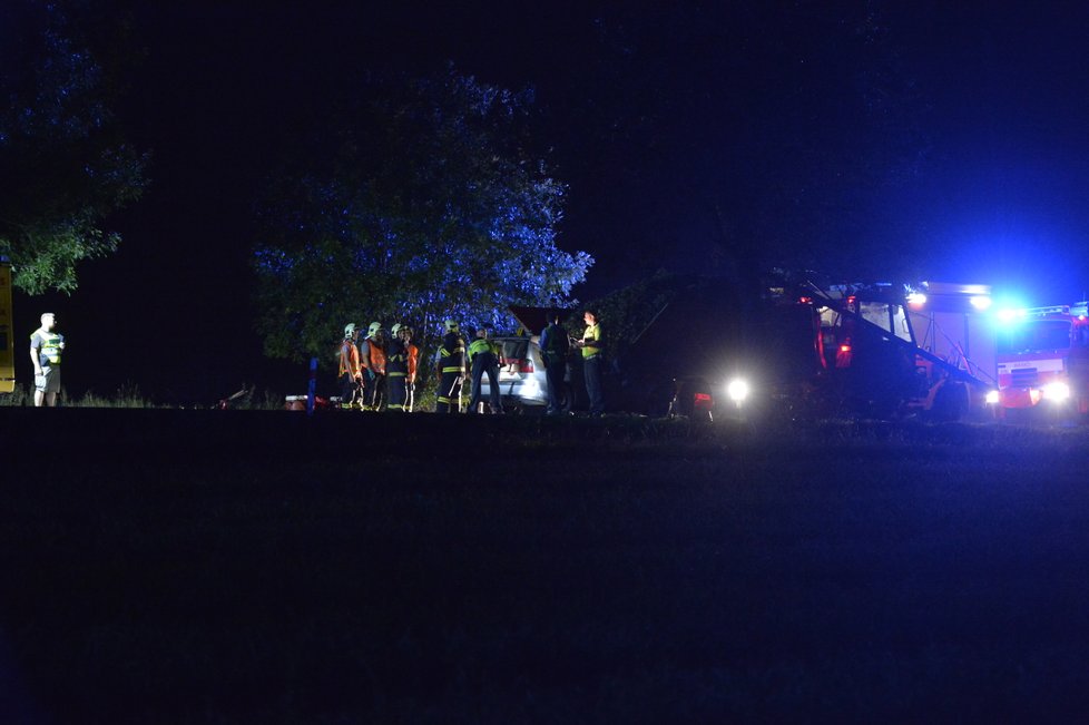 U obce Hořesedly na Rakovnicku zemřel řidič osobního auta po nárazu do traktoru.