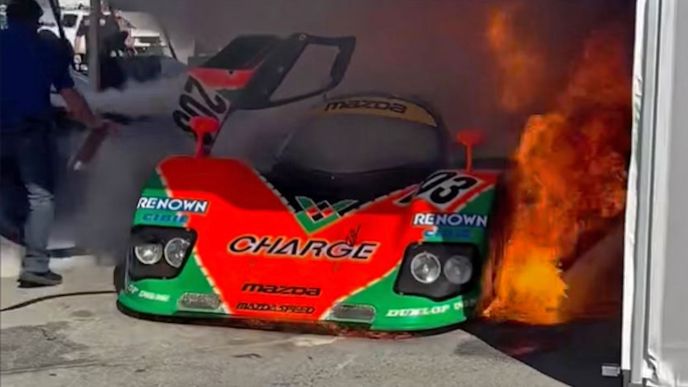 Hořící Mazda 767B Hořící Mazda 767B
