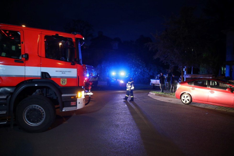 Pátrání po ztraceném čtyřměsíčním chlapci na Mělnicku: Zapojili se policisté, hasiči i dobrovolníci.