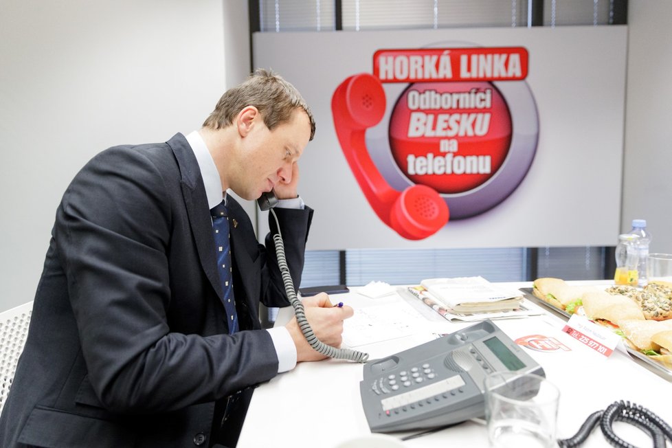 Odborníci Horké linky pomáhali čtenářům Blesku v otázkách alimentů, dluhů nebo třeba stavebního spoření