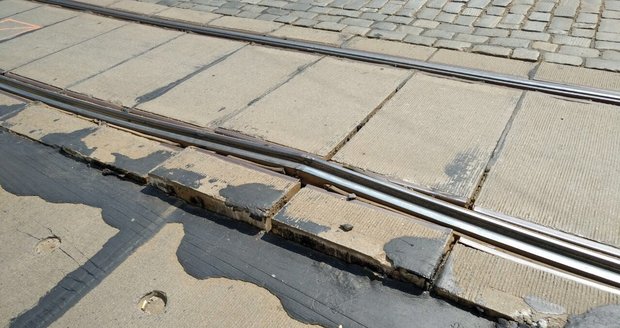 Zlomená kolej zastavila dopravu v Praze. (Ilustrační foto)