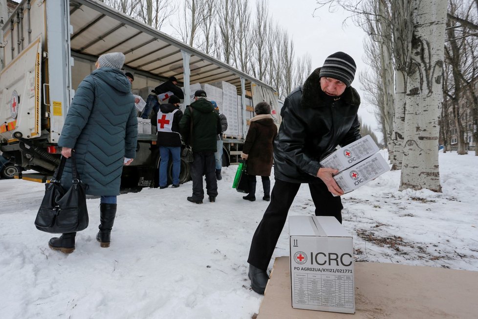 Humanitární pomoc Mezinárodního červeného kříže obyvatelům Horlivky, ovládané rebely