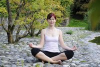 Hormonální jóga zatočí s neplodností i bolestivou menstruací