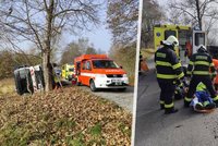 Nehoda popelářů na Českokrumlovsku: Dva zranění a auto na boku