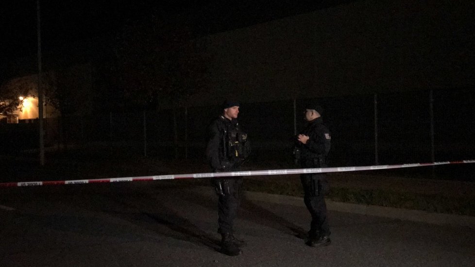 Policejní inspekce vyšetřuje případ střelby v Horních Počernicích na východě Prahy.