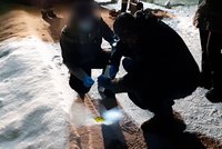 Dvojnásobná vražda na Sokolovsku: Po zastřelené ženě zůstaly tři děti. „Moje bolest nejde popsat,“ říká babička