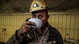 Těžba černého uhlí v Česku oficiálně končí. Poslední činný důl propustí stovky lidí Těžba černého uhlí v Česku oficiálně končí. Poslední činný důl propustí stovky lidí
