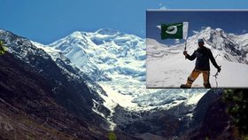 Horolezci Petr a Jakub uvázli v sedmi tisících metrech nad mořem na hoře v Pákistánu.