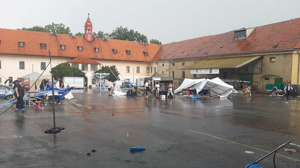 Pouť v Horoměřicích, kterou odnesla bouřka. (23.7.2022)