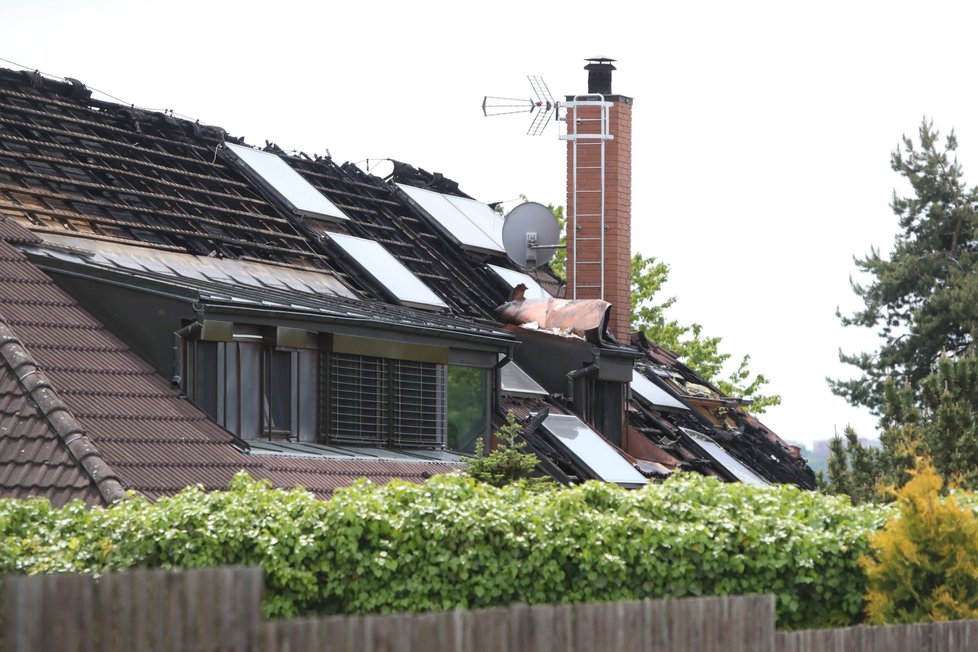 V Horoměřicích v pondělí 31. května hořel rodinný dům. Škoda se vyšplhala na 40 milionů korun.