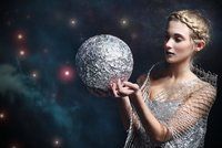 Horoskopy vztahů: Jaké jsou ženy podle nejslavnější astroložky Goodmanové