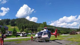 Záchranáři zasahovali v Beskydech u cyklisty (14), který se vážně zranil po pádu z kola