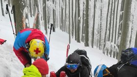 Horská služba zasahuje každý den u rozličných nehod. Zde zasahují v Beskydech