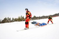 Čtrnáctiletá lyžařka se zranila ve snowparku na Zadově