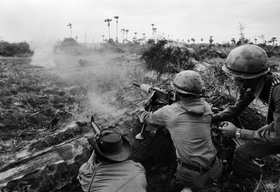 Válečný fotograf Faas zaznamenával konflikty v Zairu a Alžírsku, následně se přesunul do vietnamského pekla