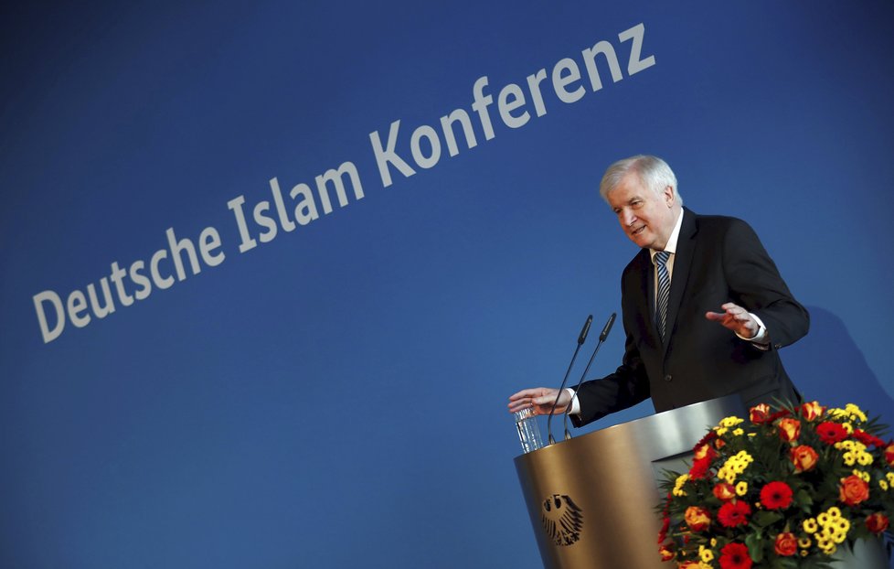Německý ministr vnitra Horst Seehofer se setkal se zástupci německých muslimů.