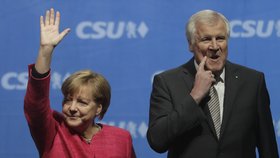 Kancléřka Angela Merkelová a ministr vnitra Horst Seehofer