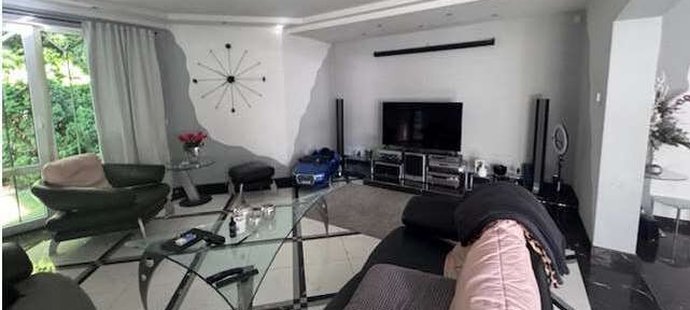 Rodinné sídlo Sieglových v Lipencích putuje do dražby.