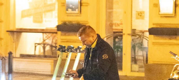 Horst při čekání na taxi trefil značku.