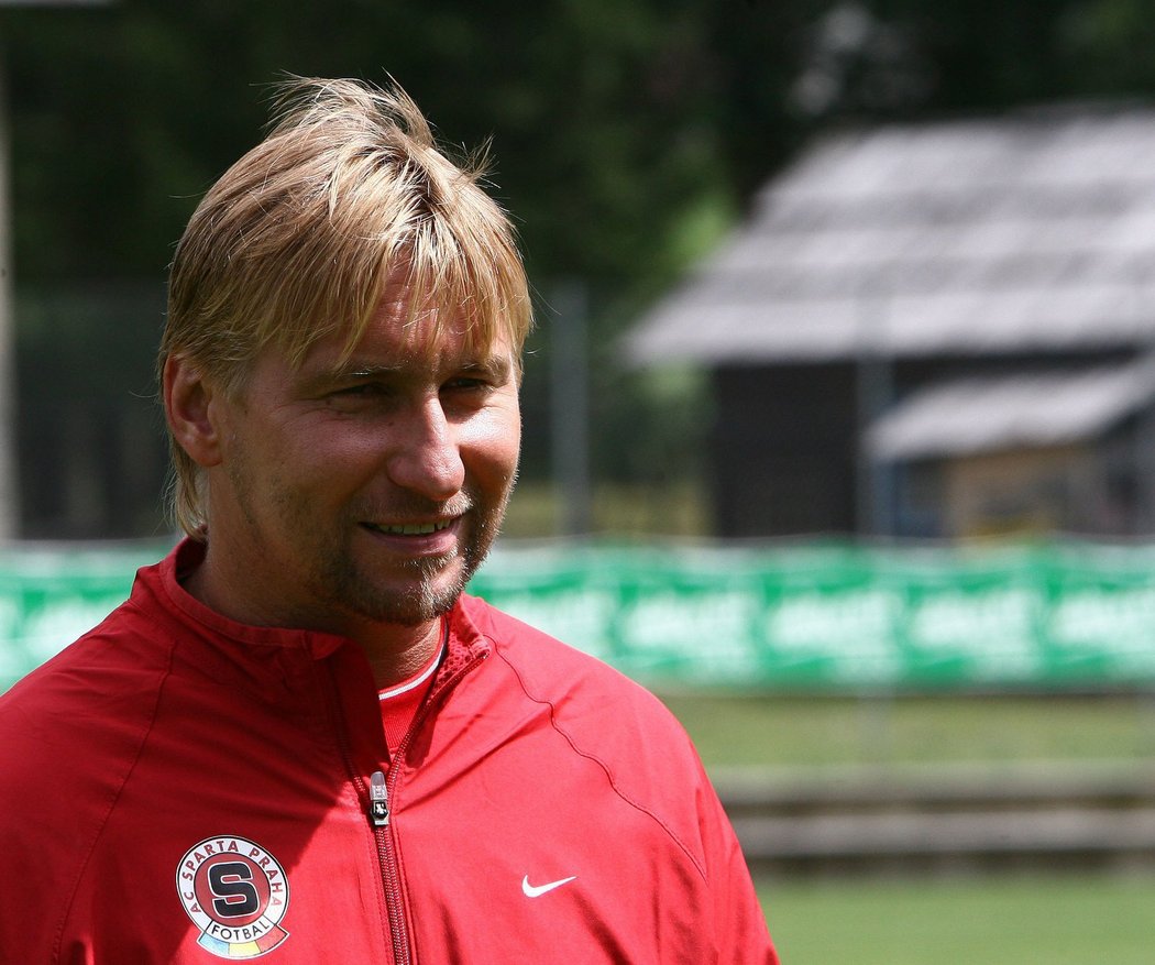 Hrající trenér Horst Siegl.