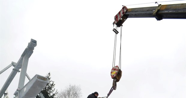 Vyhřívaná šestisedačka, kterou dostavují ve Ski areálu Kopřivná, nemá ve světě obdoby.