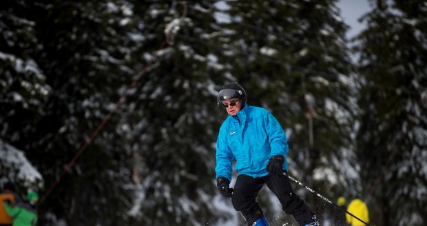 Na největší množství sněhu se můžou lyžaři těšit na přelomu února a března.