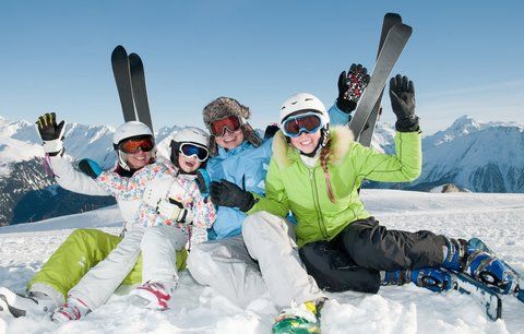 Jak levně na hory: Užijte si lyžování bez zruinování konta!