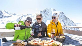 Děti na sjezdovku a rodiče na drink? Tady si dovolenou užijete naplno! Děti na sjezdovku a rodiče na drink? Tady si dovolenou užijete naplno!