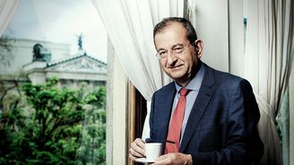 Cyril Höschl: Ohrožená demokracie