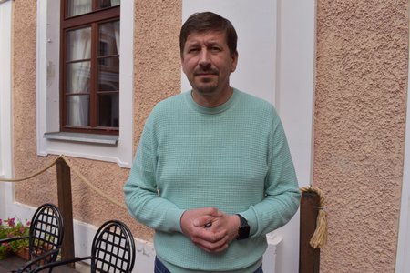 Marek Lukáš, ředitel Kulturního, vzdělávacího a informačního zařízení Jirkov, pod nějž spadá zamecká restaurace Červený Hrádek