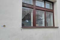 Trest za střelbu na hospodu a zmlácení manželky: Žárlivec z Tachovska dostal podmínku