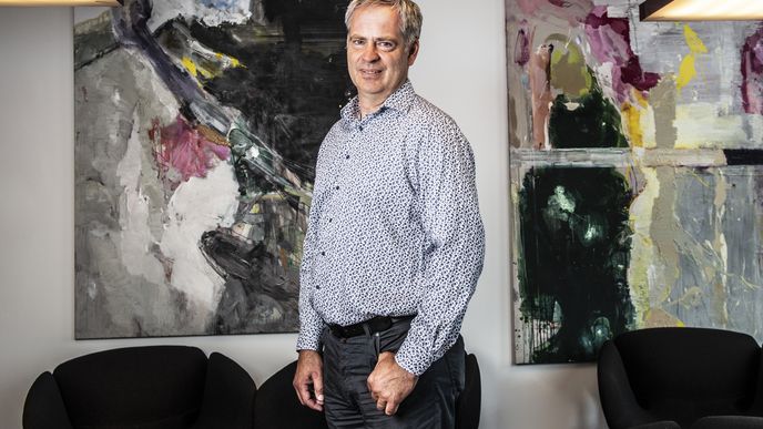 Bývalý hokejista, komentátor a teď makléř společnosti Wood & Company Martin Hosták. Bývalý hokejista, komentátor a teď makléř společnosti Wood & Company Martin Hosták.