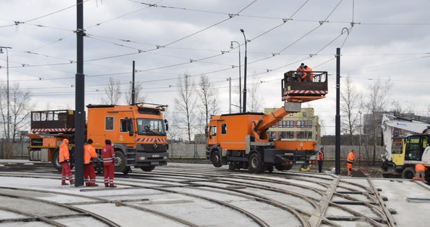 Pražský dopravní podnik zprovoznil velkokapacitní kolejiště v Ústředních dílnách v Hostivaři.