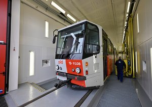 Slavnostní zahájení provozu prvního průjezdného lakovacího boxu pro tramvaje, 23. dubna 2024.