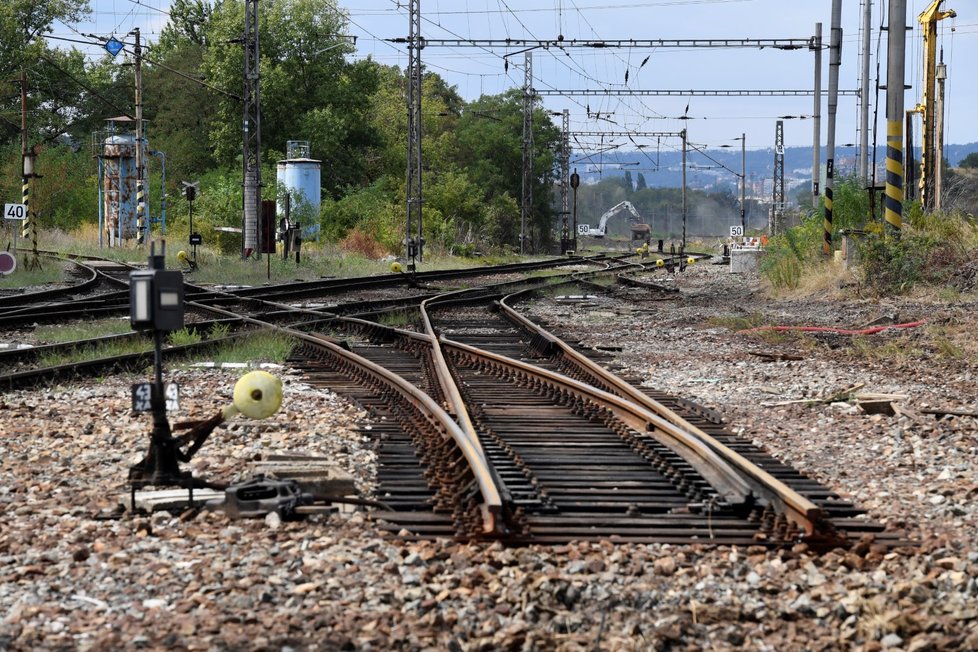 Stavba modernizované trati mezi Hostivaří a hlavním nádražím začala 15. srpna 2018.