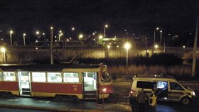 Konečná stanice tramvaje č. 22 bezprostředně po vraždě.