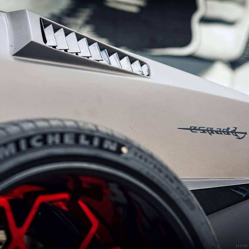 Hot rod postavený z Lamborghini Espada