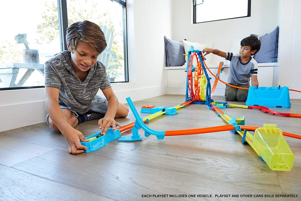 Hot Wheels Triple Track Twister Track Set