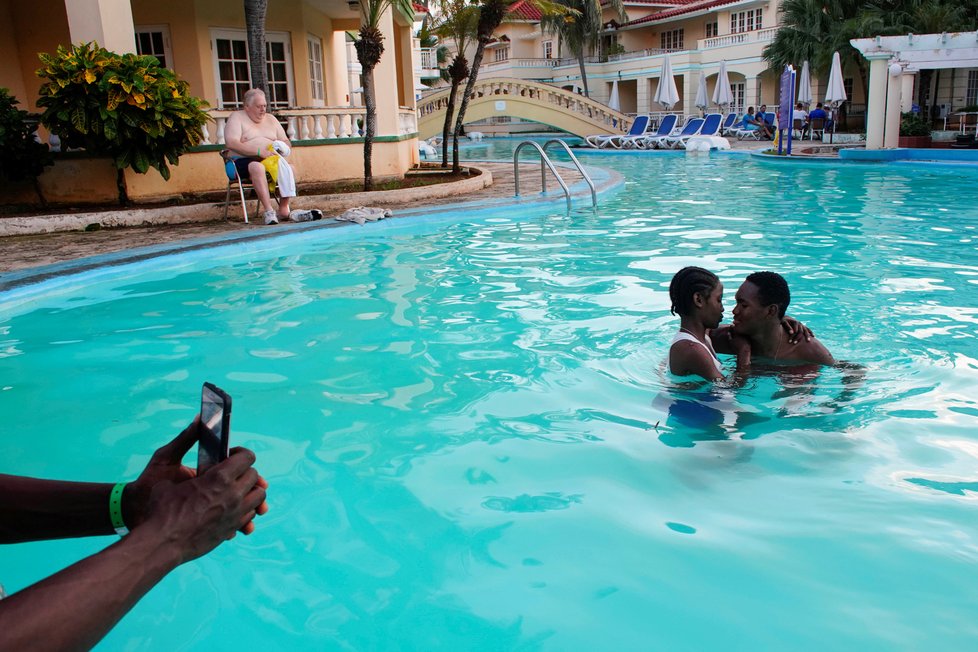 Hotelový bazén (ilustrační foto)