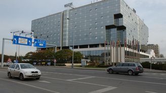 Pražský hotel Hilton je na prodej, možná změní i jméno