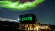 Unikátní hotel na Islandu umožňuje sledovat polární záři.