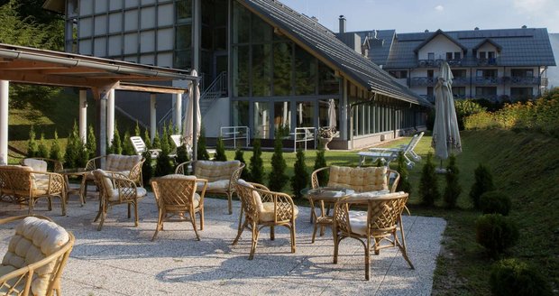 Čas na hýčkání: Kam vyrazit za luxusním wellness pobytem? Hotel Jezero, Slovnisko