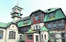 Ostuda Krušných hor: Pro hotel na Klínovci hledají mecenáše