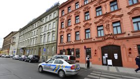 V pražském hotelu Elephant policie našla mrtvoly mladého páru.