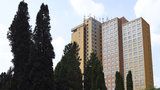 Rekonstrukce Hotelu Opatov: Byty, velké zdravotnické zařízení i denní stacionář