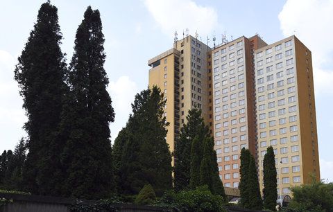 Rekonstrukce Hotelu Opatov: Byty, velké zdravotnické zařízení i denní stacionář
